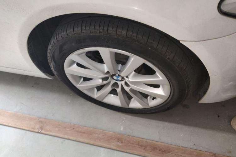 Used BMW 5 Series 2012 530Li Leading Model Right Front Wheel Hub