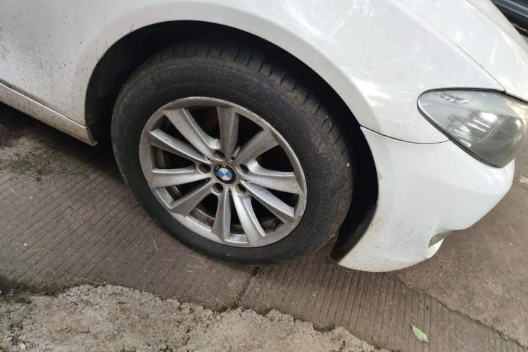Used BMW 5 Series 2012 523Li Leading Model Right Front Wheel Hub