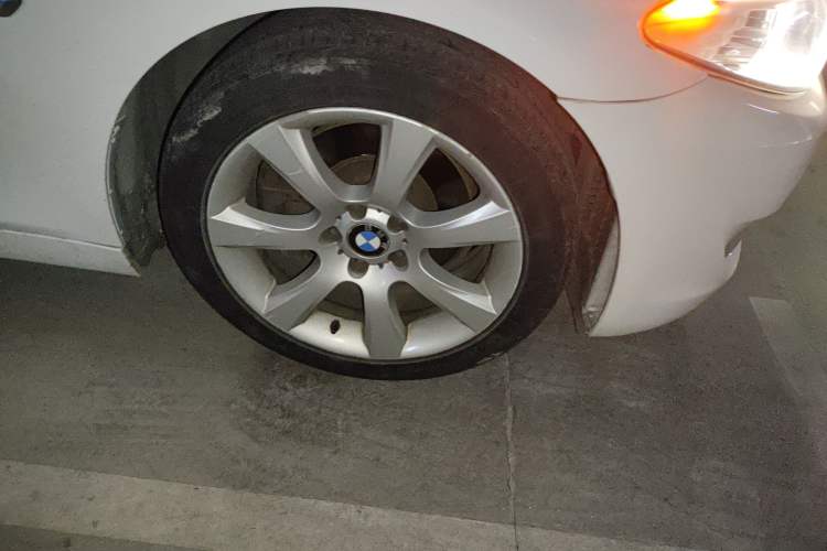 Used BMW 5 Series 2012 530i Sport Touring Right Front Wheel Hub