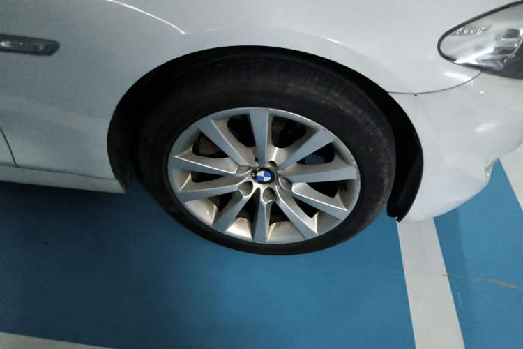 Used BMW 5 Series 2012 530Li Luxury Model Right Front Wheel Hub