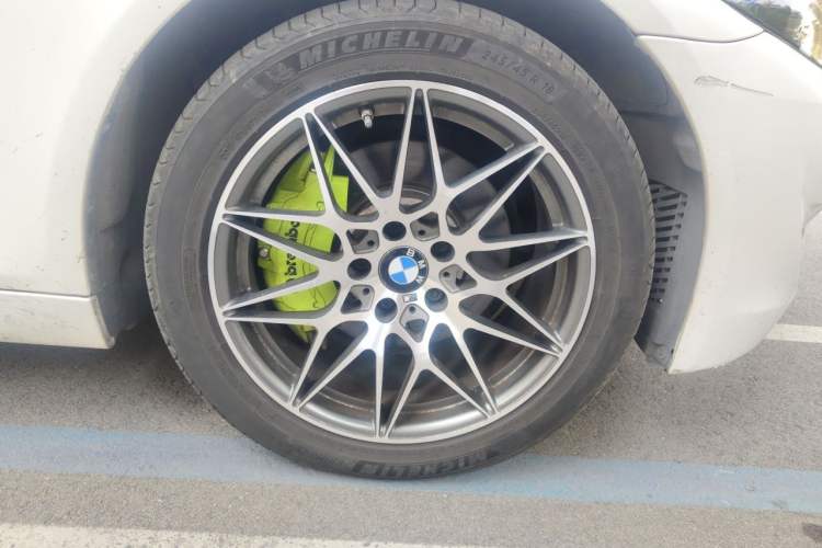Used BMW 5 Series 2012 520Li Elegant Edition Right Front Wheel Hub