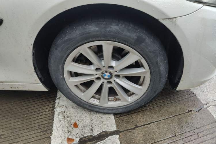 Used BMW 5 Series 2012 523Li Leading Model Right Front Wheel Hub