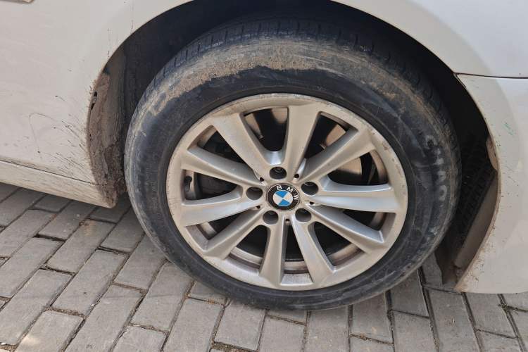 Used BMW 5 Series 2012 520Li Elegant Edition Right Front Wheel Hub