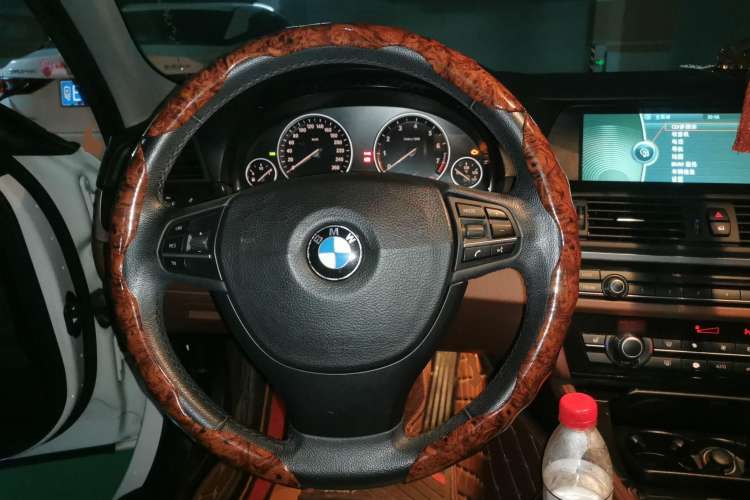 Used BMW 5 Series 2012 530i Sport Touring Steering Wheel