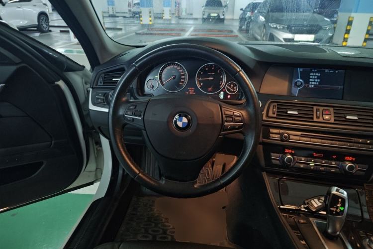 Used BMW 5 Series 2012 520Li Elegant Edition Steering Wheel