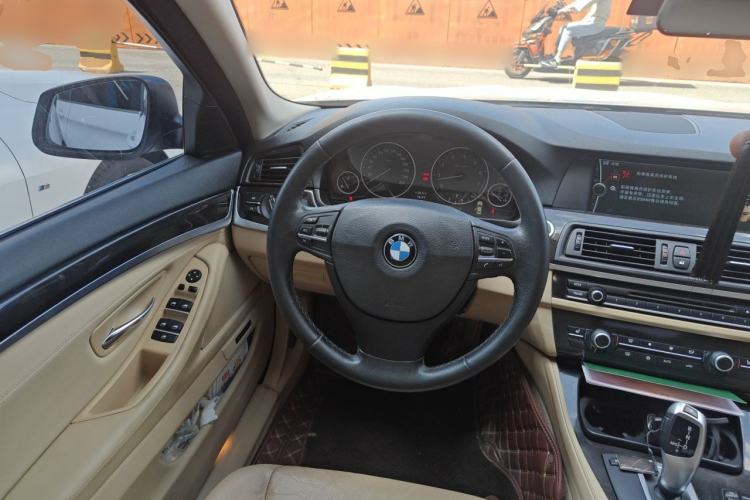Used BMW 5 Series 2012 523Li Luxury Model Steering Wheel