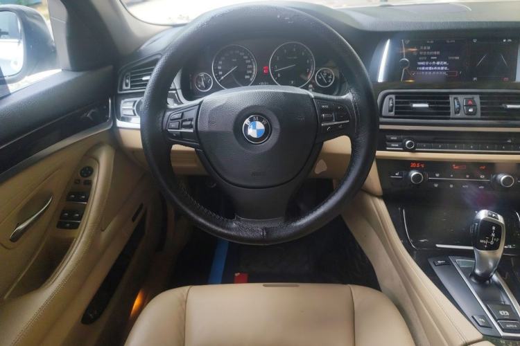 Used BMW 5 Series 2012 523Li Leading Model Steering Wheel