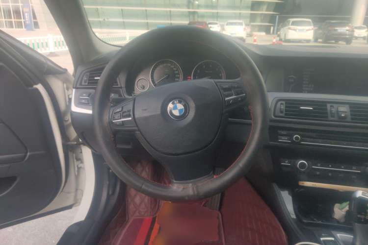 Used BMW 5 Series 2012 530i Sport Touring Steering Wheel
