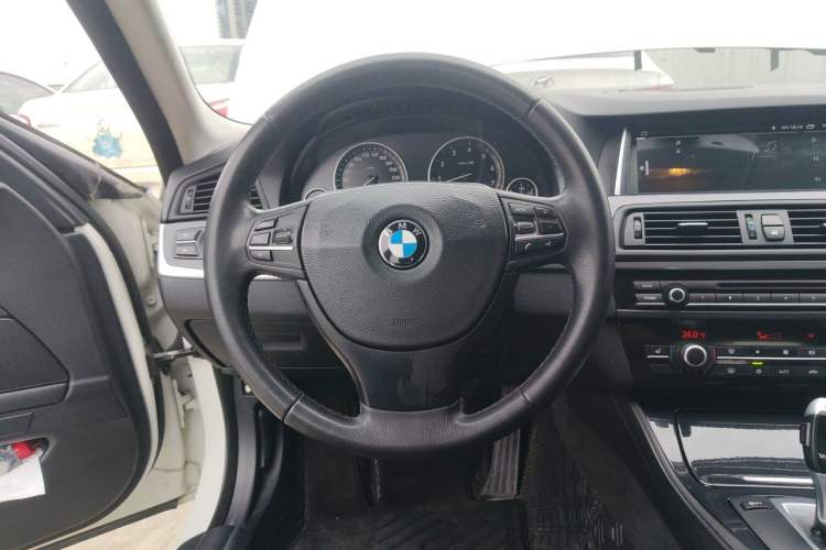 Used BMW 5 Series 2012 520Li Elegant Edition Steering Wheel