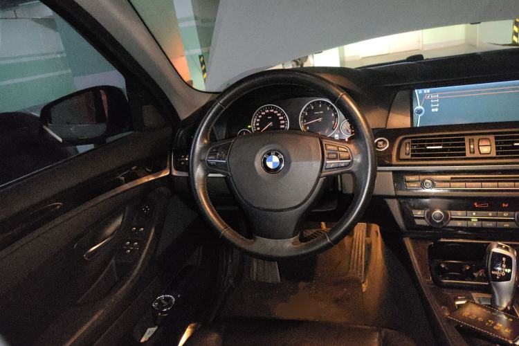 Used BMW 5 Series 2012 530i Sport Touring Steering Wheel