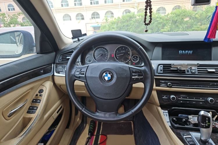 Used BMW 5 Series 2012 530i Sport Touring Steering Wheel