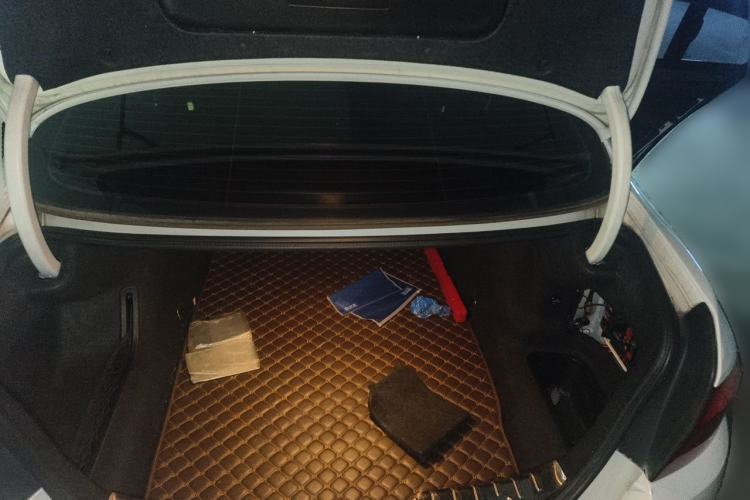 Used BMW 5 Series 2012 535Li Leading Model Trunk