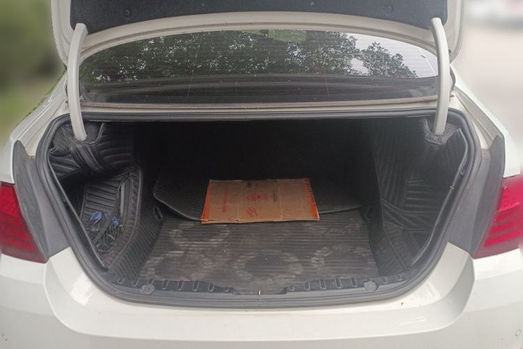 Used BMW 5 Series 2012 530Li Leading Model Trunk