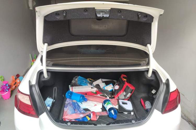 Used BMW 5 Series 2012 530Li Leading Model Trunk