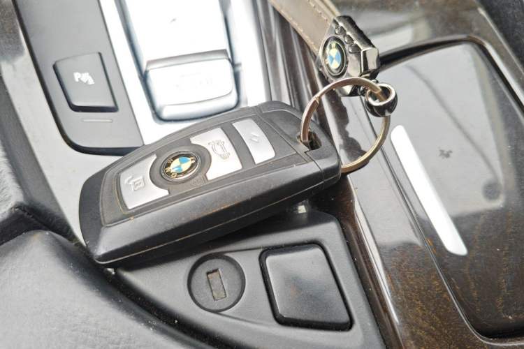 Used BMW 5 Series 2012 523Li Leading Model Vehicle Key