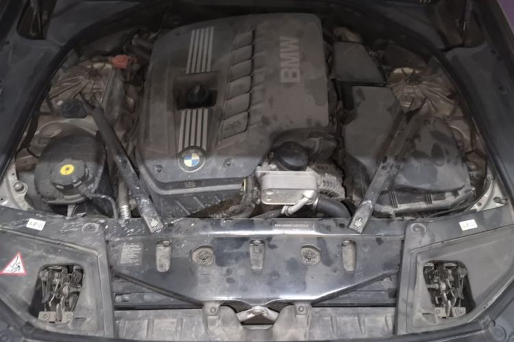 Used BMW 5 Series 2012 523Li Leading Model Engine Bay