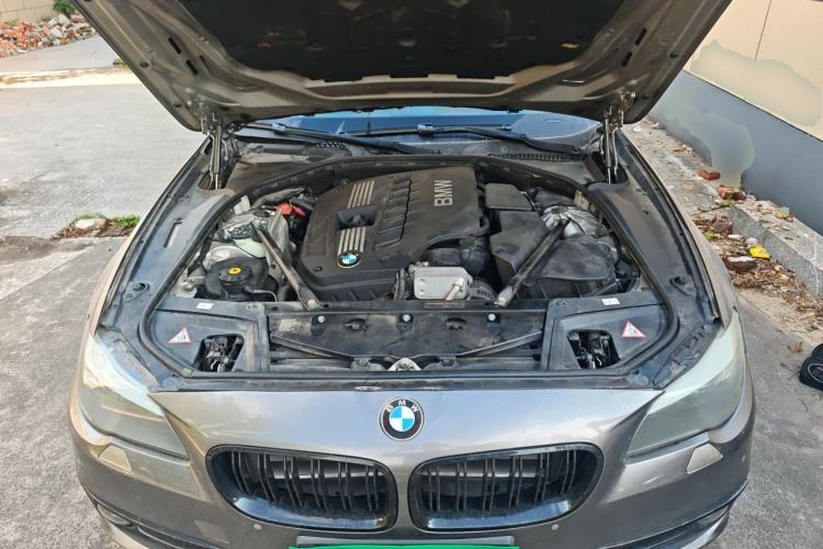 Used BMW 5 Series 2012 523Li Leading Model Engine Bay