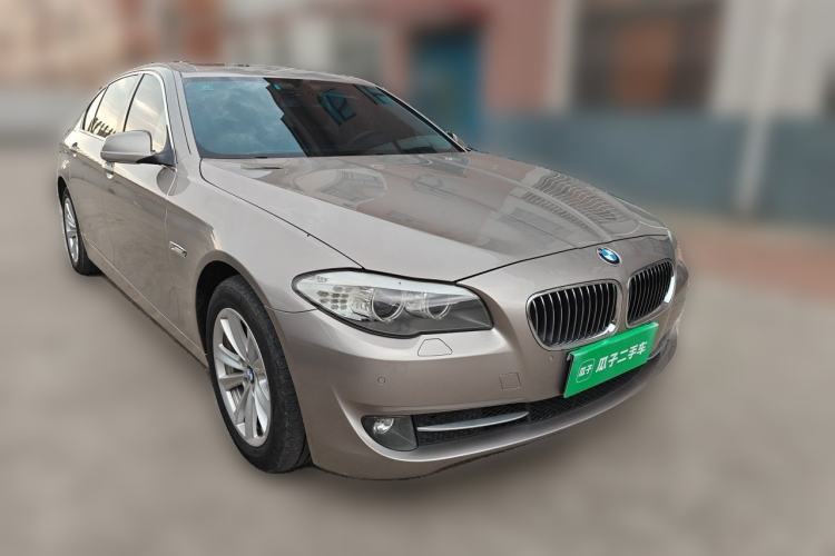 Used BMW 5 Series 2012 520Li Elegant Edition Front Right 45 Deg
