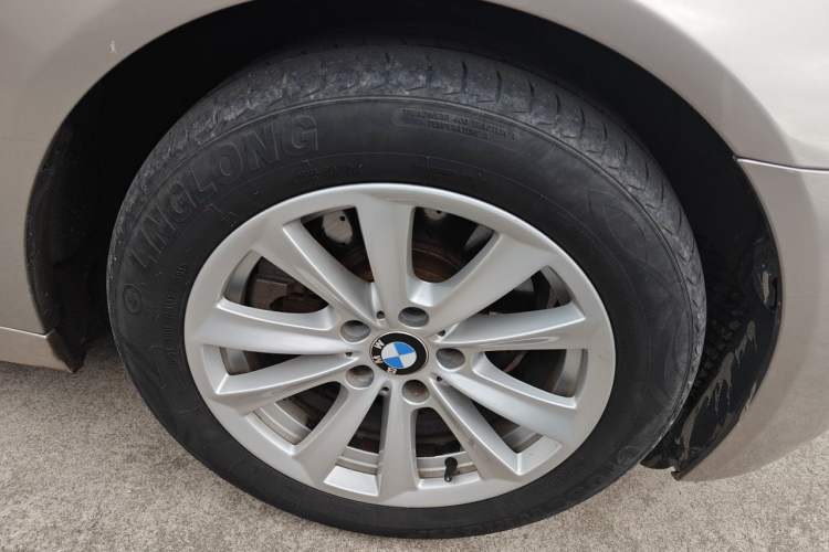 Used BMW 5 Series 2012 520Li Elegant Edition Right Front Wheel Hub