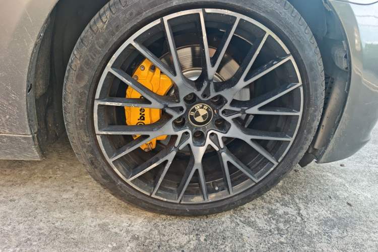 Used BMW 5 Series 2012 523Li Leading Model Right Front Wheel Hub