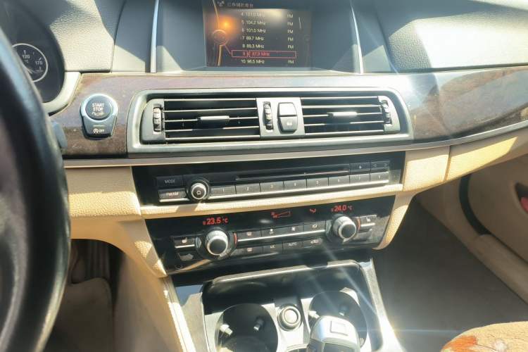 Used BMW 5 Series 2013 525Li Leading Model Audio And AC Panel