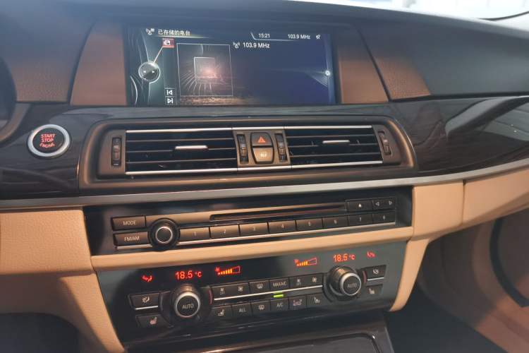 Used BMW 5 Series 2013 530Li Luxury Model Audio And AC Panel