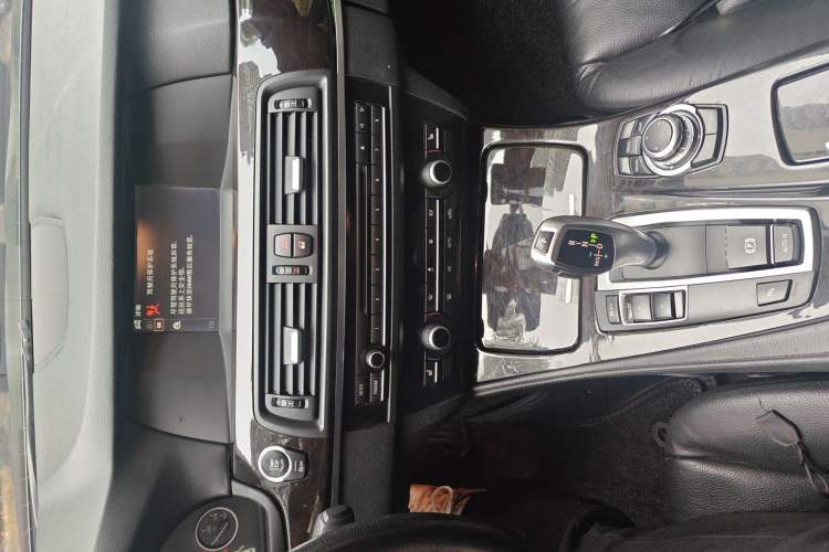 Used BMW 5 Series 2013 525Li Leading Model Audio And AC Panel