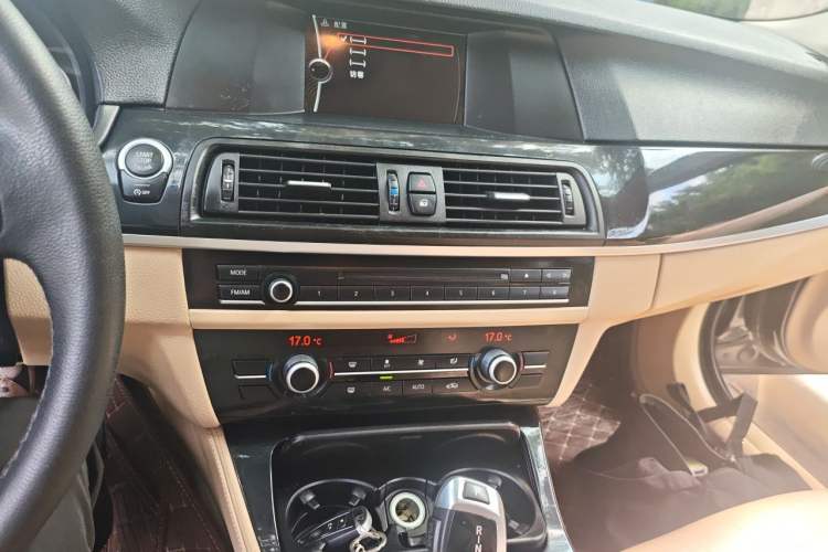 Used BMW 5 Series 2013 520i Elegant Edition Audio And AC Panel