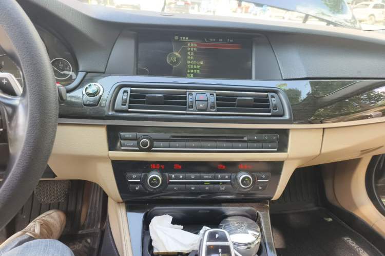 Used BMW 5 Series 2013 535Li Leading Model Audio And AC Panel
