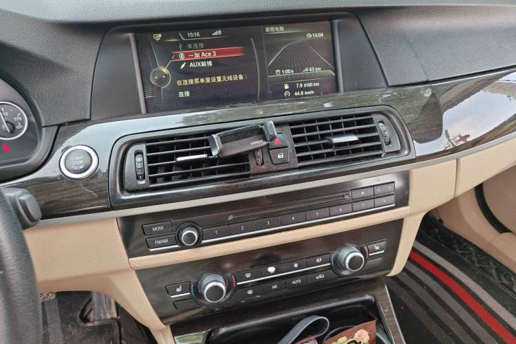 Used BMW 5 Series 2013 530Li Leading Model Audio And AC Panel