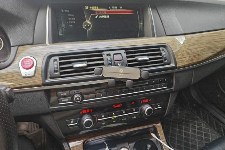 Used BMW 5 Series 2013 525Li Zhuole Edition Audio And AC Panel