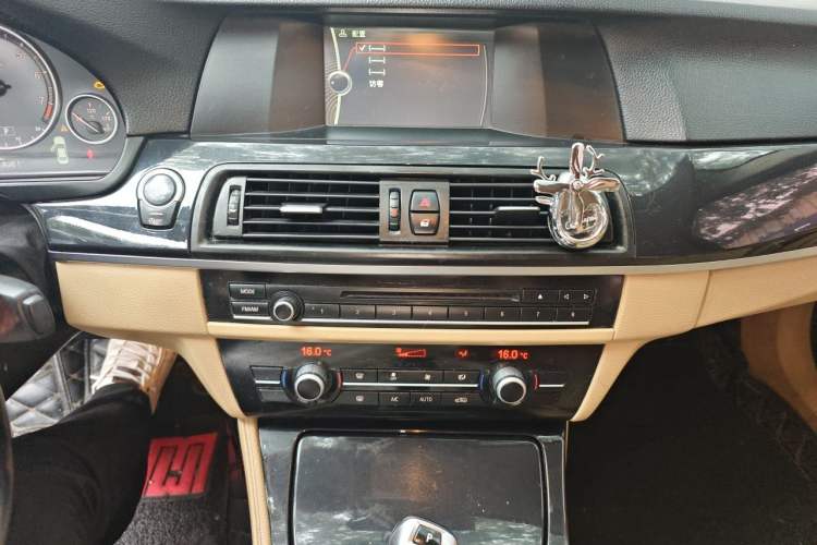 Used BMW 5 Series 2013 520Li Elegant Edition Audio And AC Panel