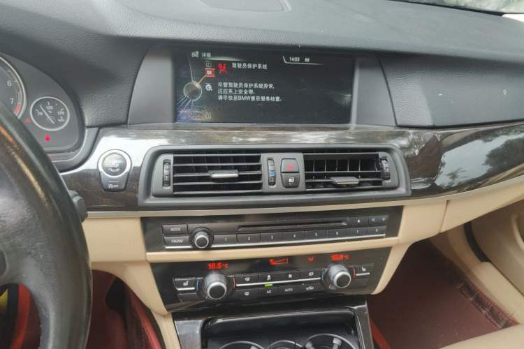 Used BMW 5 Series 2013 525Li Luxury Model Audio And AC Panel