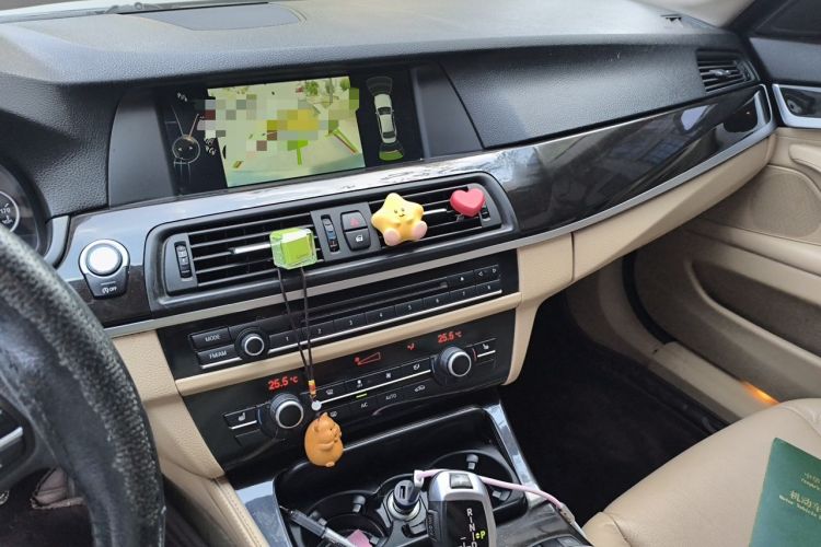 Used BMW 5 Series 2013 525Li Luxury Model Audio And AC Panel