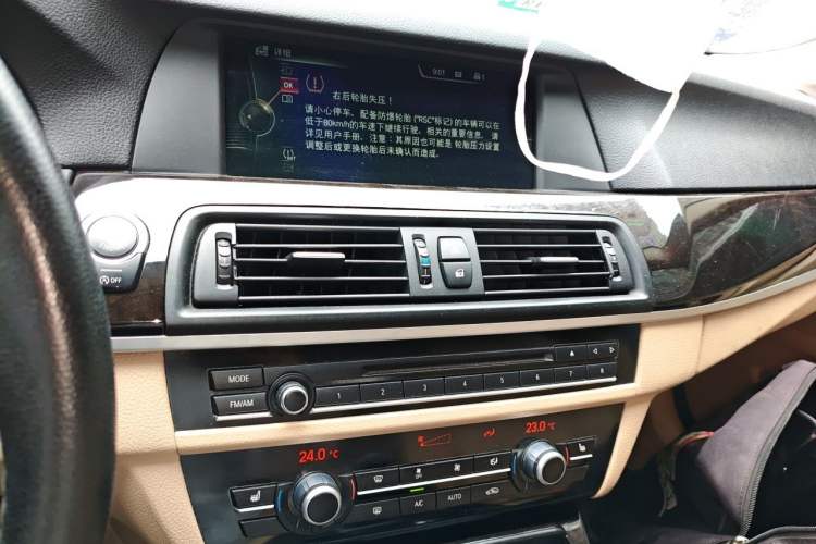 Used BMW 5 Series 2013 525Li Luxury Model Audio And AC Panel