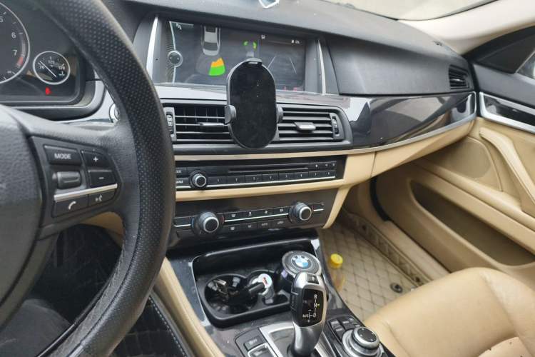 Used BMW 5 Series 2013 520Li Elegant Edition Audio And AC Panel