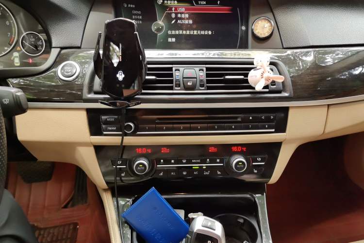 Used BMW 5 Series 2013 530Li Luxury Model Audio And AC Panel