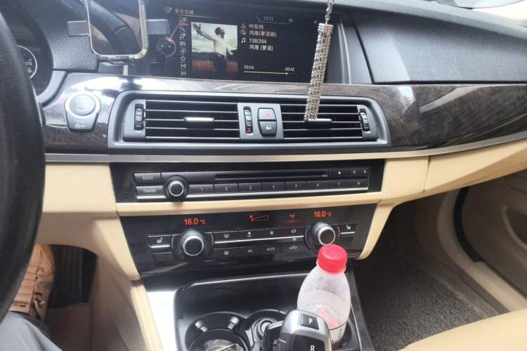 Used BMW 5 Series 2013 525Li Luxury Model Audio And AC Panel