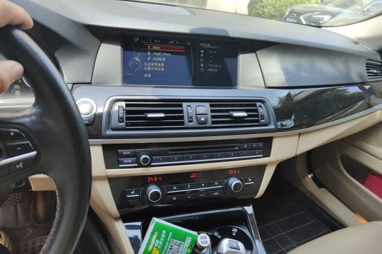 Used BMW 5 Series 2013 525Li Luxury Model Audio And AC Panel