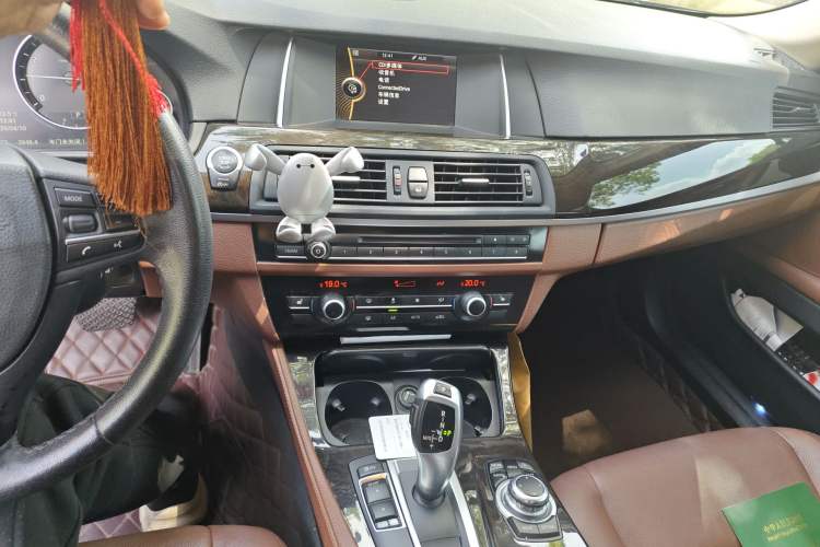 Used BMW 5 Series 2013 525Li Leading Model Audio And AC Panel