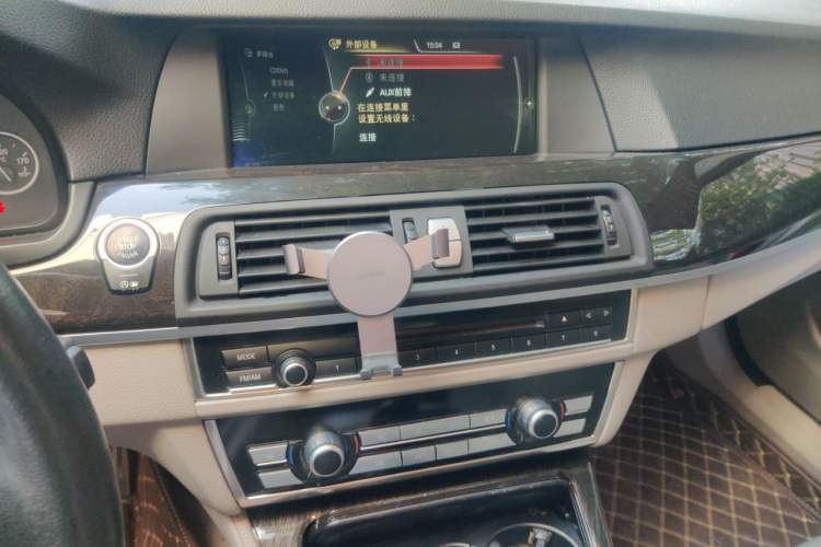 Used BMW 5 Series 2013 525Li Luxury Model Audio And AC Panel