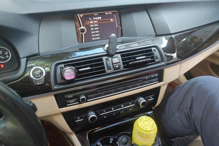 Used BMW 5 Series 2013 525Li Leading Model Audio And AC Panel