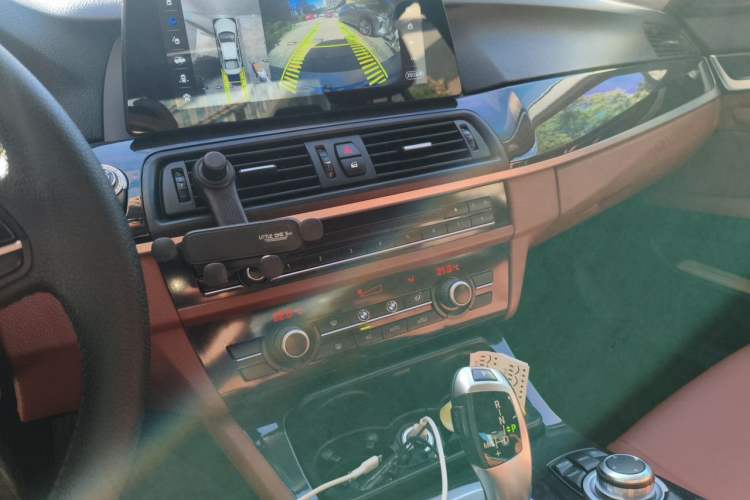 Used BMW 5 Series 2013 520i Elegant Edition Audio And AC Panel