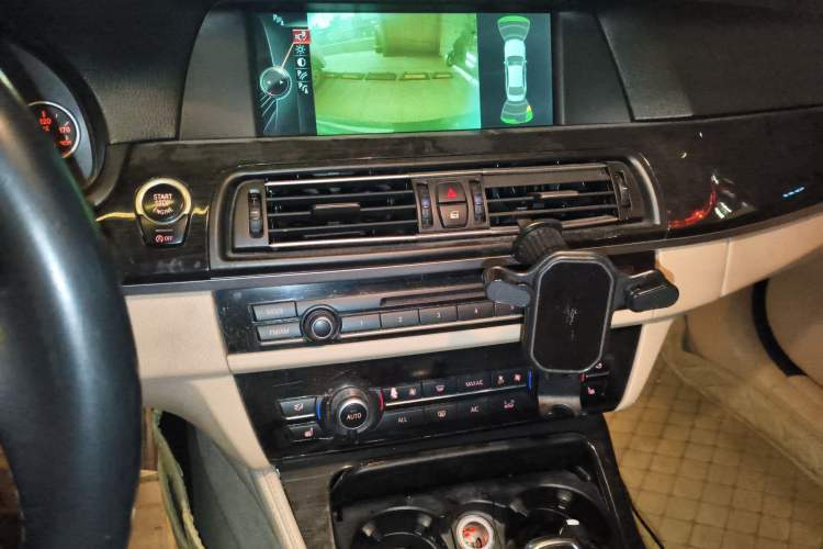 Used BMW 5 Series 2013 535Li Leading Model Audio And AC Panel