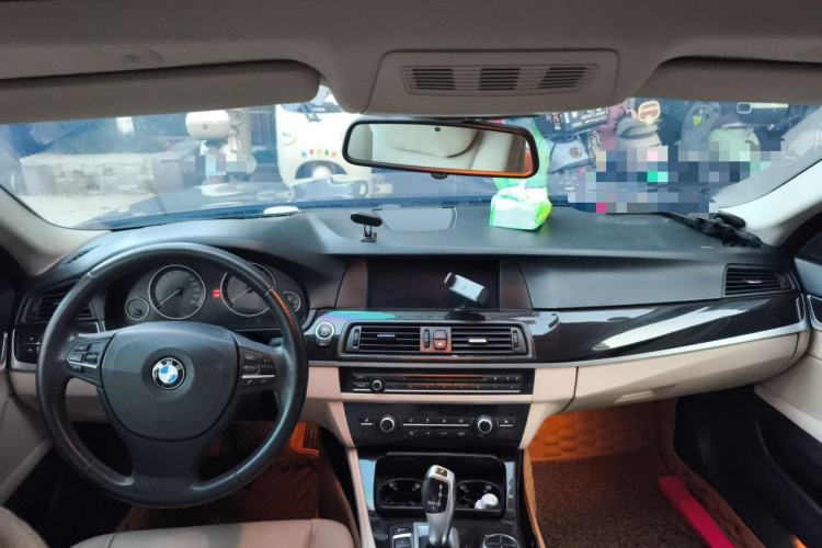 Used BMW 5 Series 2013 525Li Luxury Model Center Console