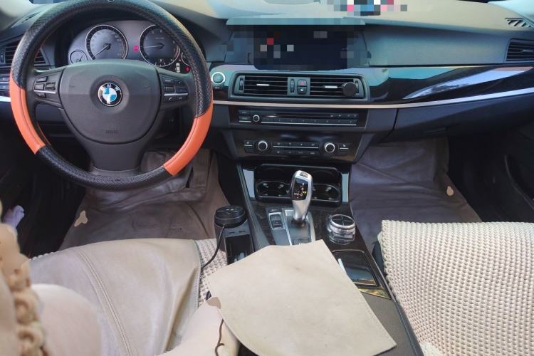 Used BMW 5 Series 2013 525Li Luxury Model Center Console