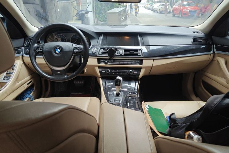 Used BMW 5 Series 2013 520Li Elegant Edition Center Console