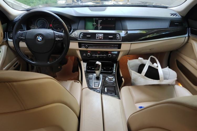Used BMW 5 Series 2013 530Li Leading Model Center Console
