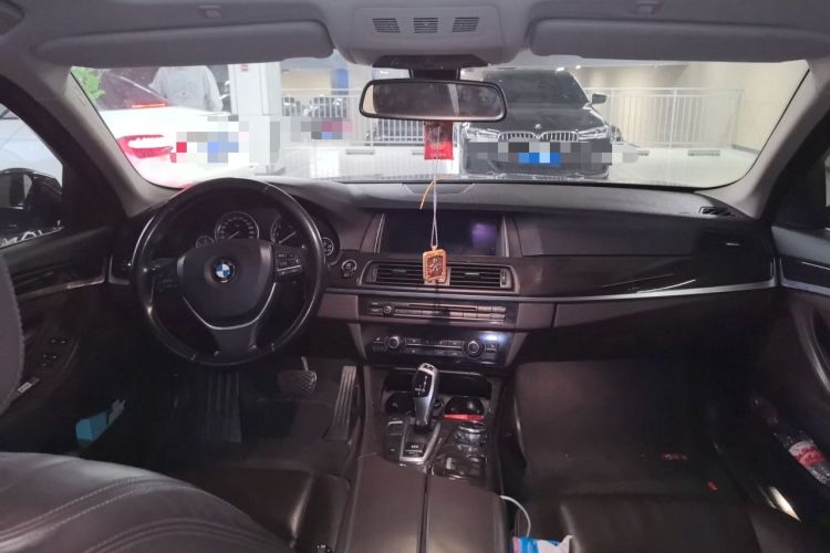 Used BMW 5 Series 2013 525Li Luxury Model Center Console