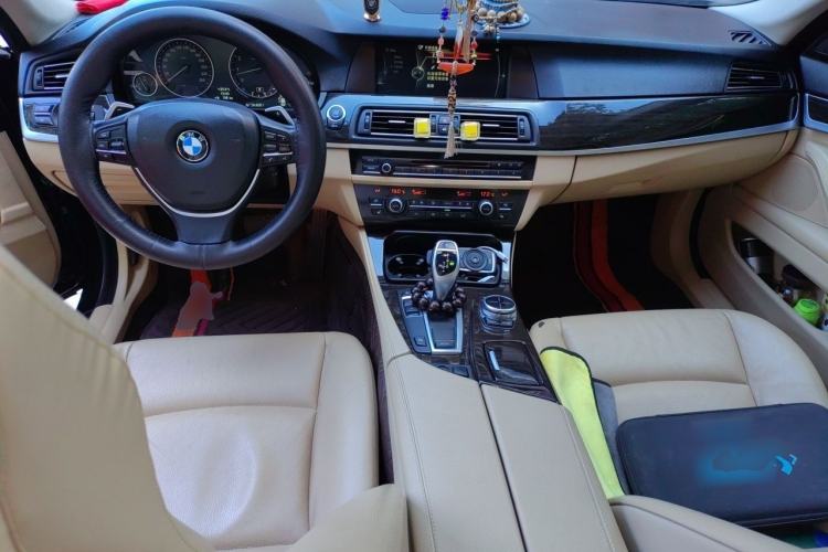 Used BMW 5 Series 2013 535Li Leading Model Center Console